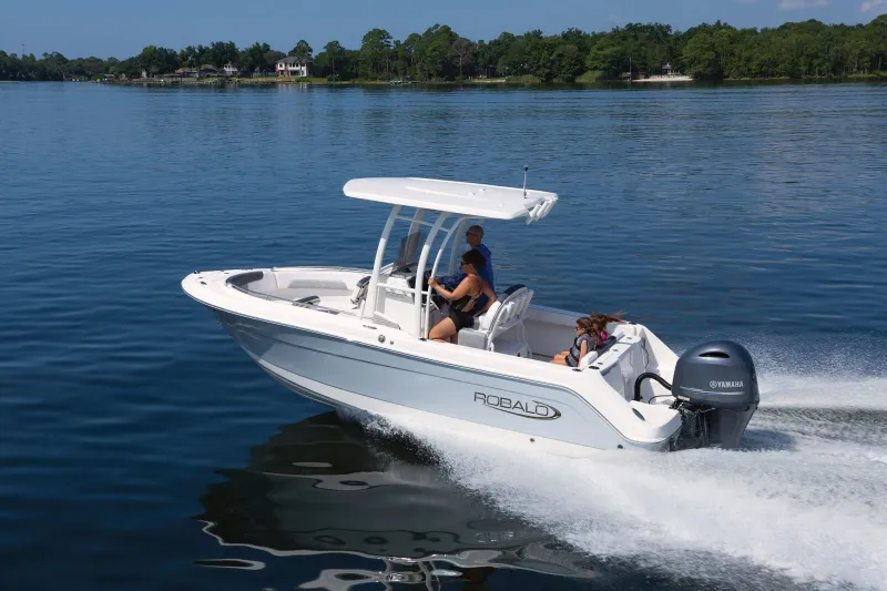 Slide: The Image of Robalo EXPLORER CC R222EX 2027 - 2