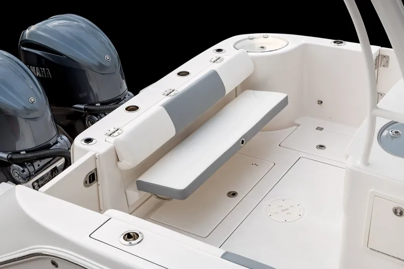 Slide: The Image of Robalo R302 2027 - 6