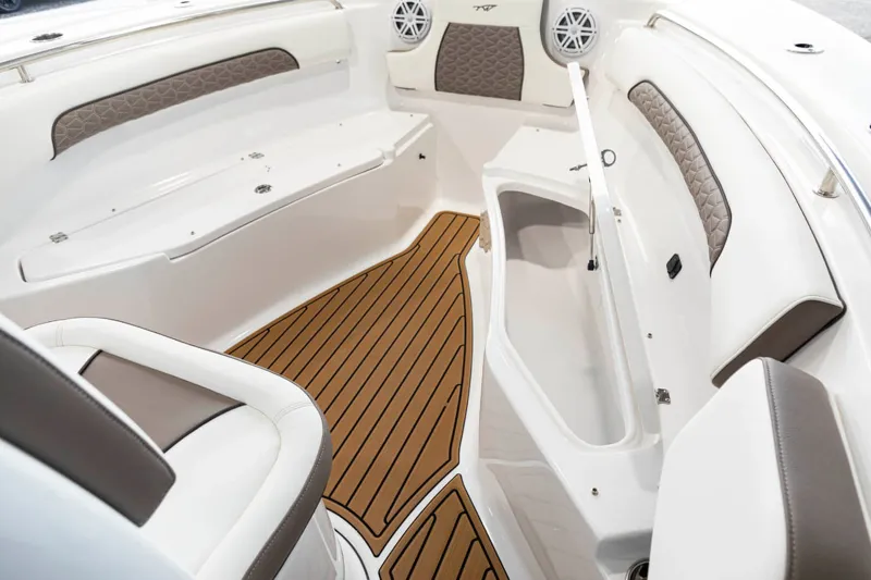 Slide: The Image of Tidewater 232 CC Adventure 2027 - 5