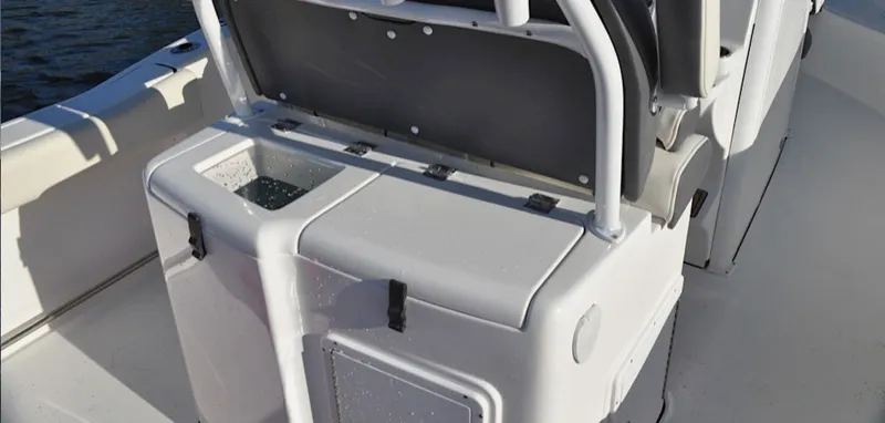 Slide: The Image of Tidewater 280 CC Adventure 2027 - 7