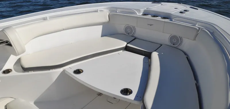 Slide: The Image of Tidewater 280 CC Adventure 2027 - 6