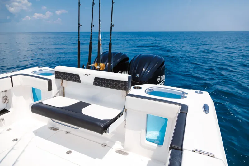 Slide: The Image of Tidewater 282 CC Adventure Bluewater 2027 - 7