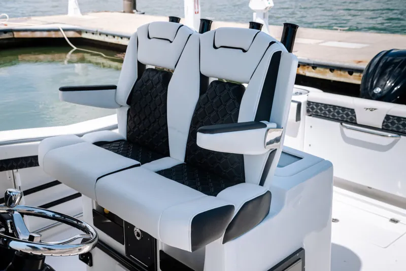 Slide: The Image of Tidewater 282 CC Adventure Bluewater 2027 - 11