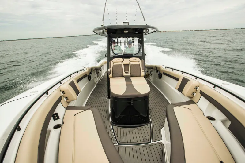 Slide: The Image of Tidewater 320 CC Adventure 2027 - 4