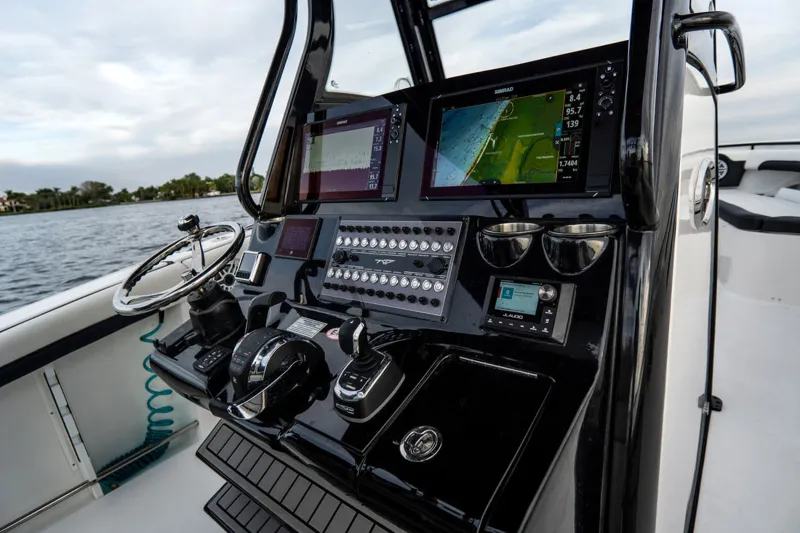 Slide: The Image of Tidewater 320 CC Adventure 2027 - 6