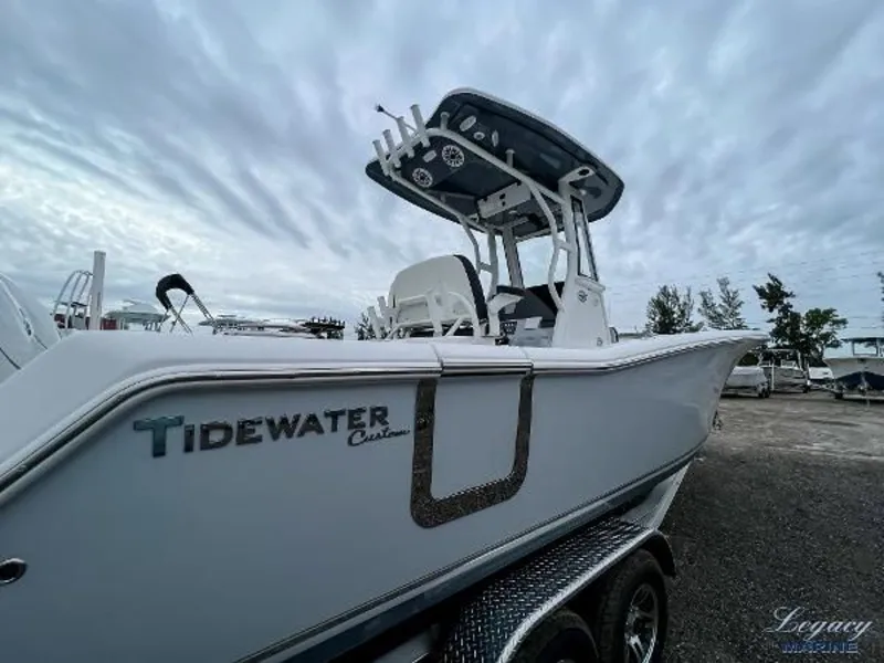 The Image of Tidewater CC Adventure 256 2027 - 0