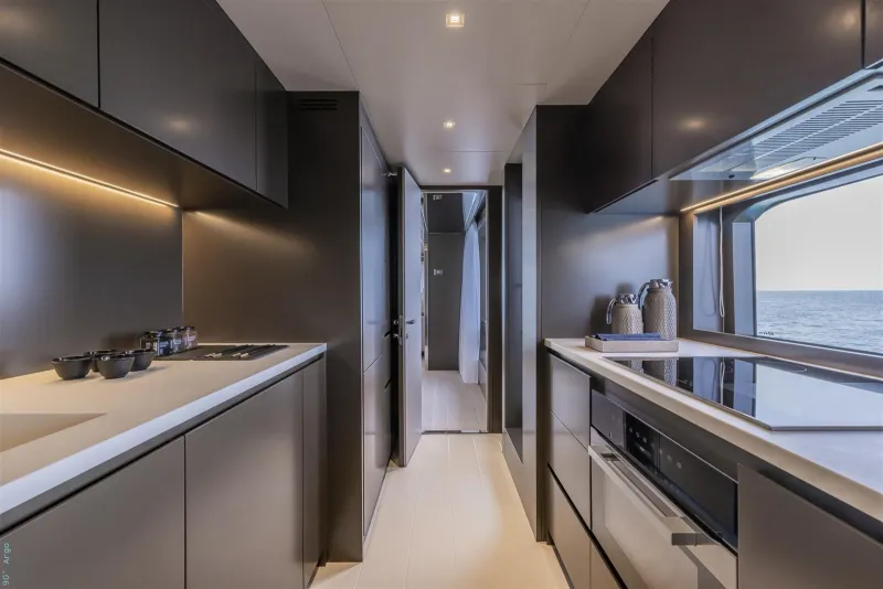 Slide: The Image of Riva 90' Argo 2027 - 18