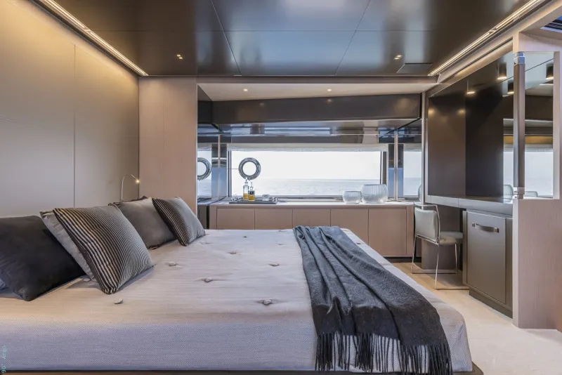 Slide: The Image of Riva 90' Argo 2027 - 13