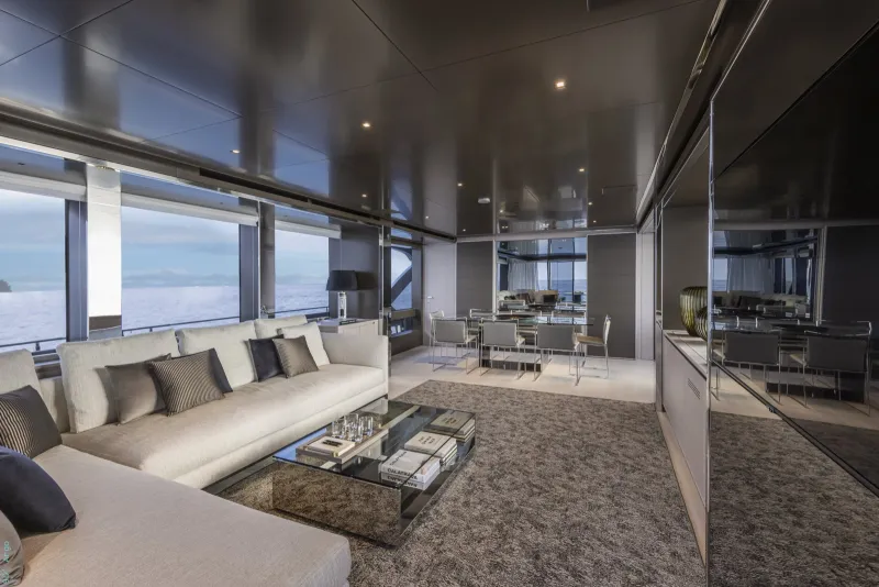 Slide: The Image of Riva 90' Argo 2027 - 16