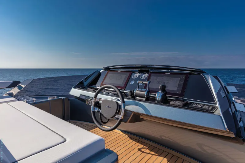Slide: The Image of Riva 88' Folgore 2027 - 5