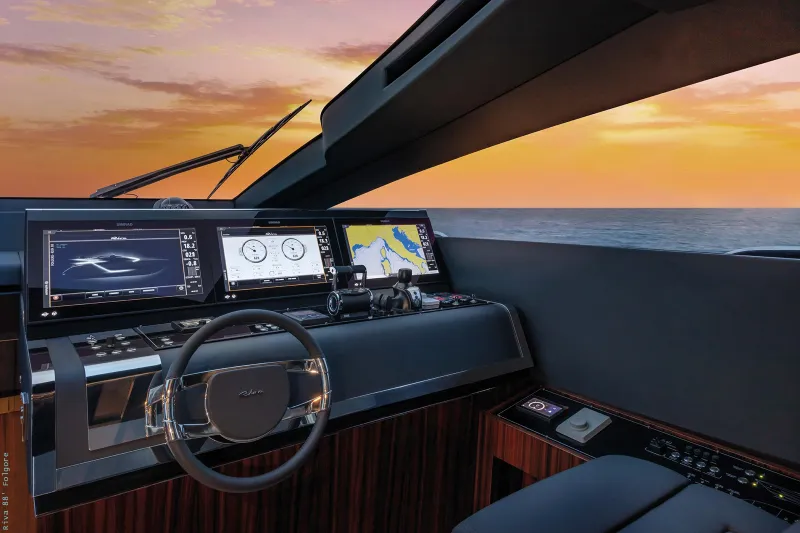 Slide: The Image of Riva 88' Folgore 2027 - 9