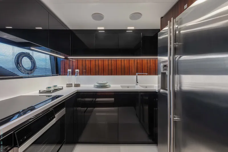 Slide: The Image of Riva 88' Folgore 2027 - 8