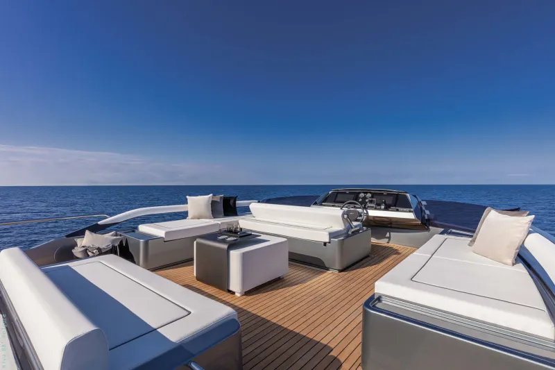 Slide: The Image of Riva 88' Folgore 2027 - 4