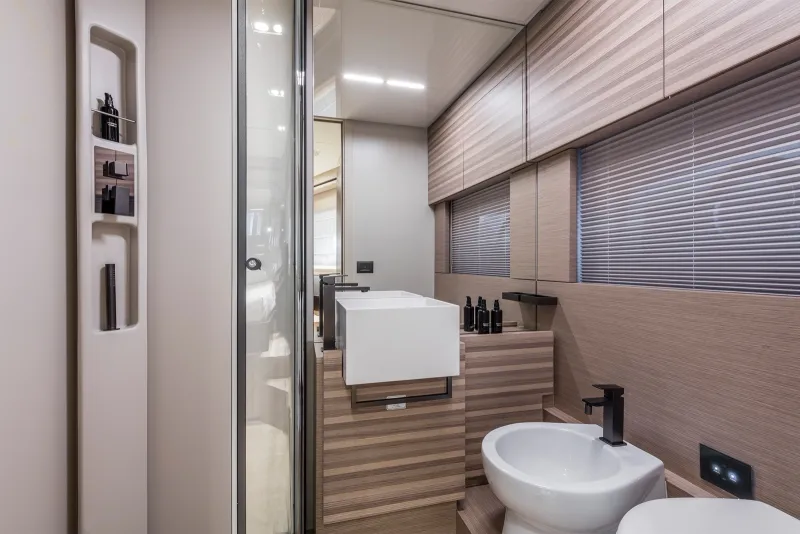 Slide: The Image of Ferretti 670 2027 - 12