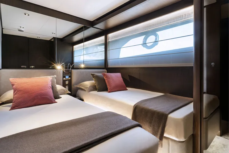 Slide: The Image of Ferretti 860 2027 - 10