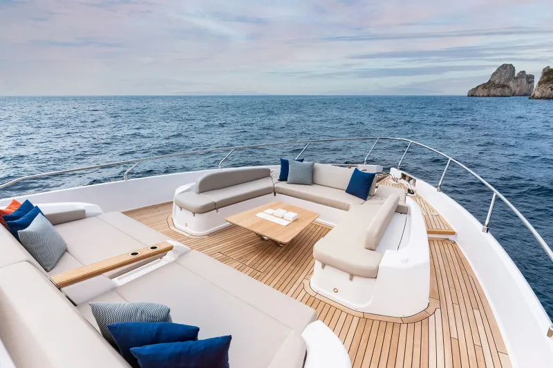 Slide: The Image of Ferretti 860 2027 - 8
