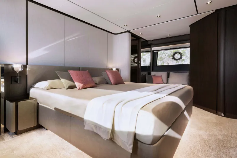 Slide: The Image of Ferretti 860 2027 - 5
