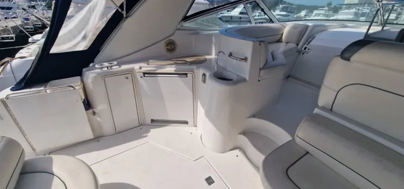Slide: The Image of Cruisers Yachts 38.7 2001 - 14