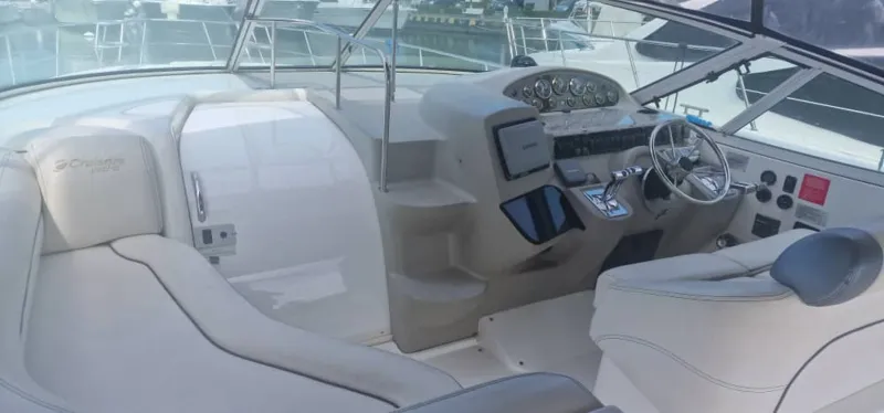 Slide: The Image of Cruisers Yachts 38.7 2001 - 20