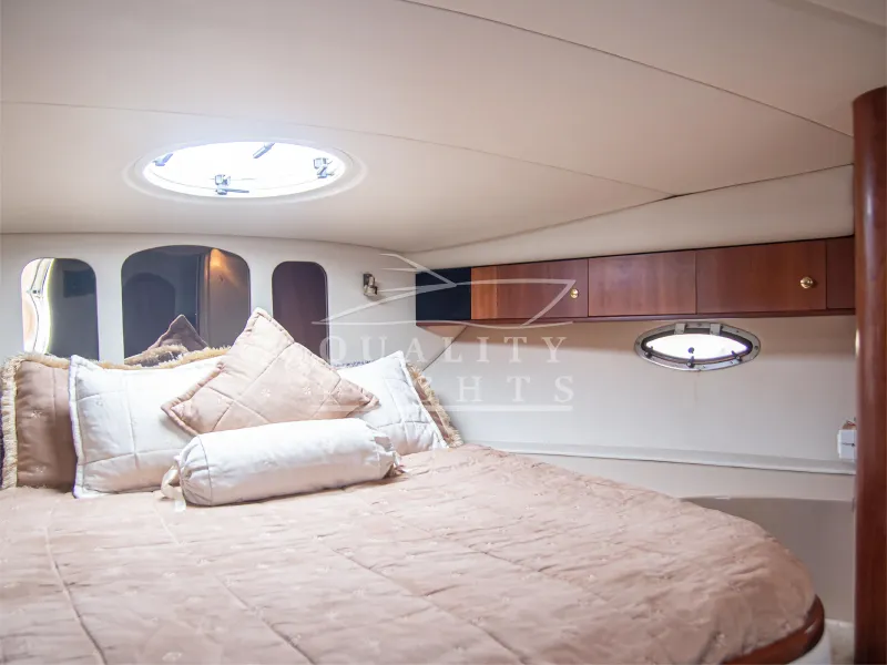 Slide: The Image of Cruisers Yachts 38.7 1999 - 13