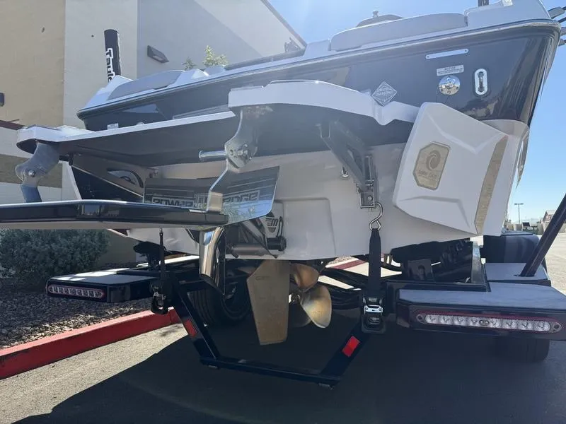 Slide: The Image of Malibu 22 LSV 2026 - 4