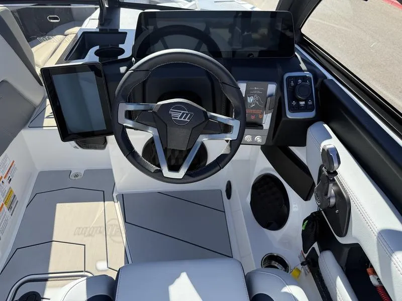 Slide: The Image of Malibu 22 LSV 2026 - 15
