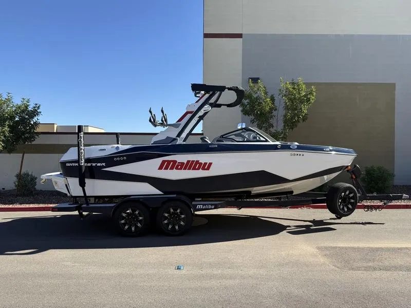 The Image of Malibu 22 LSV 2026 - 0