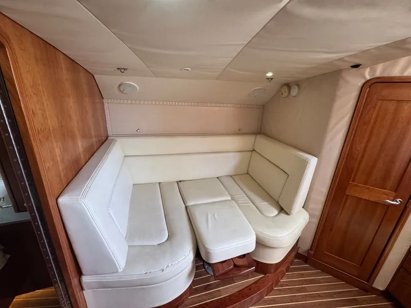 Slide: The Image of Albemarle 41 Express 2012 - 11