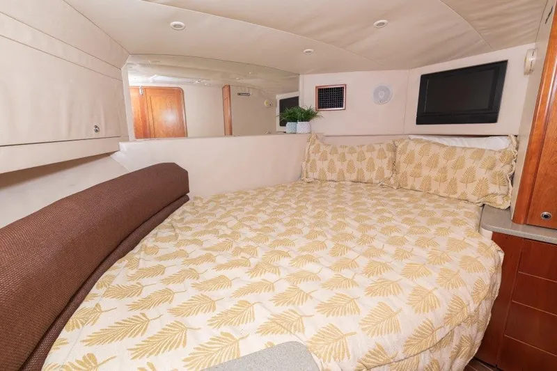 Slide: The Image of Albemarle 41 Express 2012 - 12