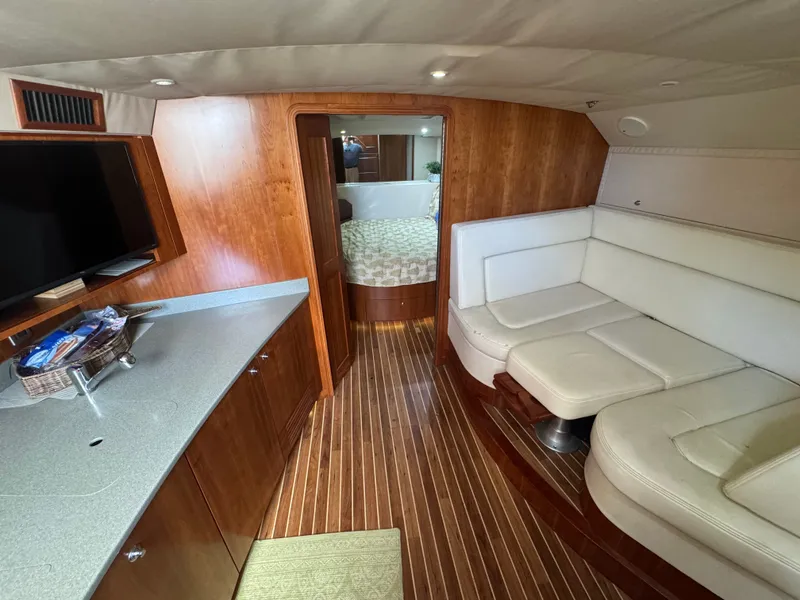 Slide: The Image of Albemarle 41 Express 2012 - 9