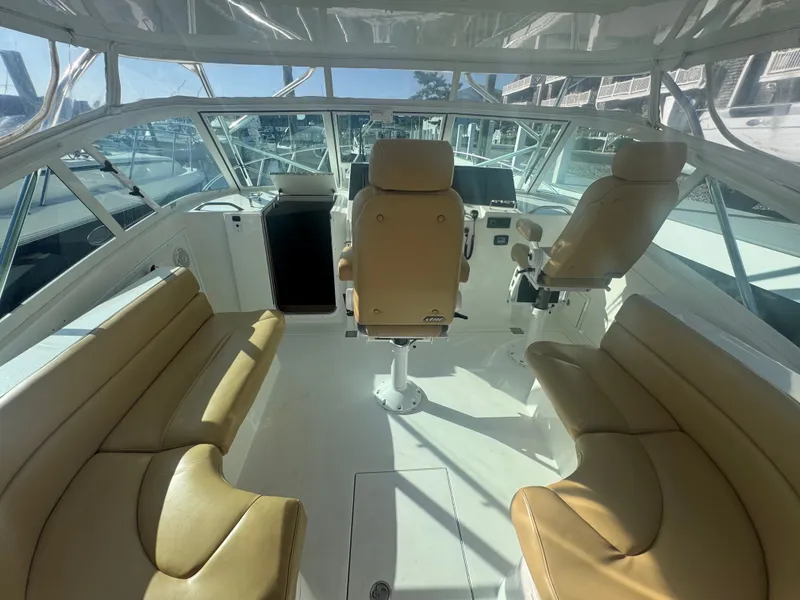 Slide: The Image of Albemarle 41 Express 2012 - 20