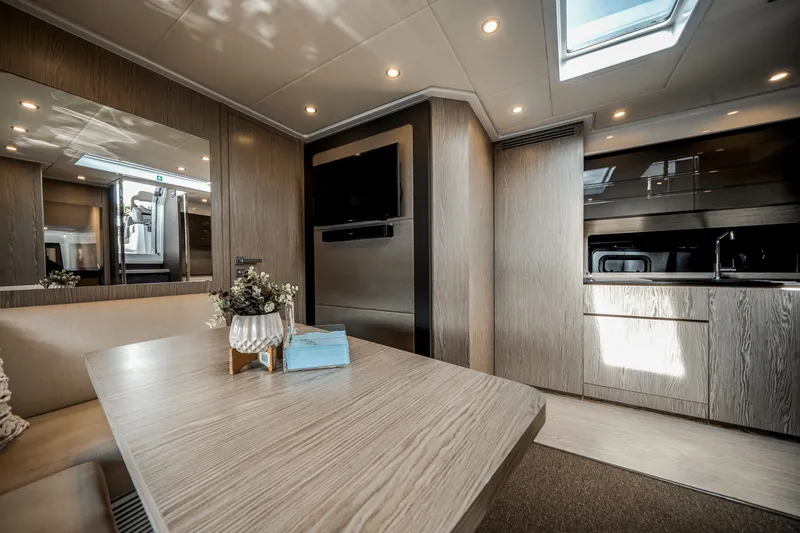 Slide: The Image of Azimut ATLANTIS 43 2019 - 21