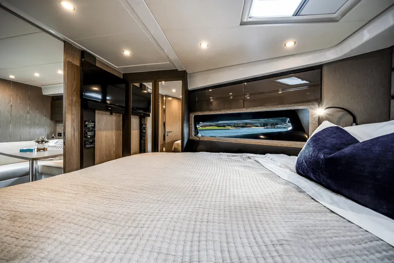 Slide: The Image of Azimut ATLANTIS 43 2019 - 26