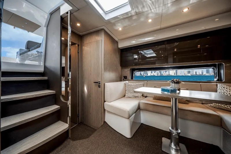 Slide: The Image of Azimut ATLANTIS 43 2019 - 29