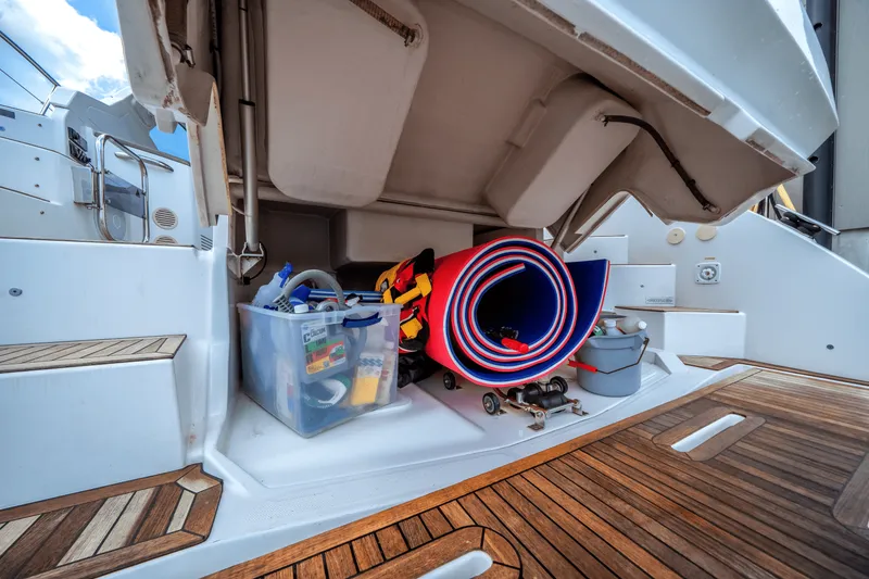 Slide: The Image of Azimut ATLANTIS 43 2019 - 40