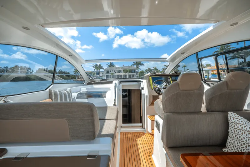 Slide: The Image of Azimut ATLANTIS 43 2019 - 41