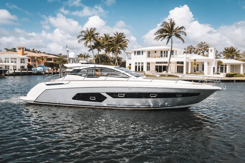 Slide: The Image of Azimut ATLANTIS 43 2019 - 6