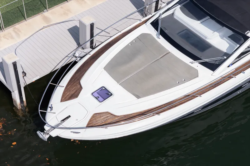 Slide: The Image of Azimut ATLANTIS 43 2019 - 7