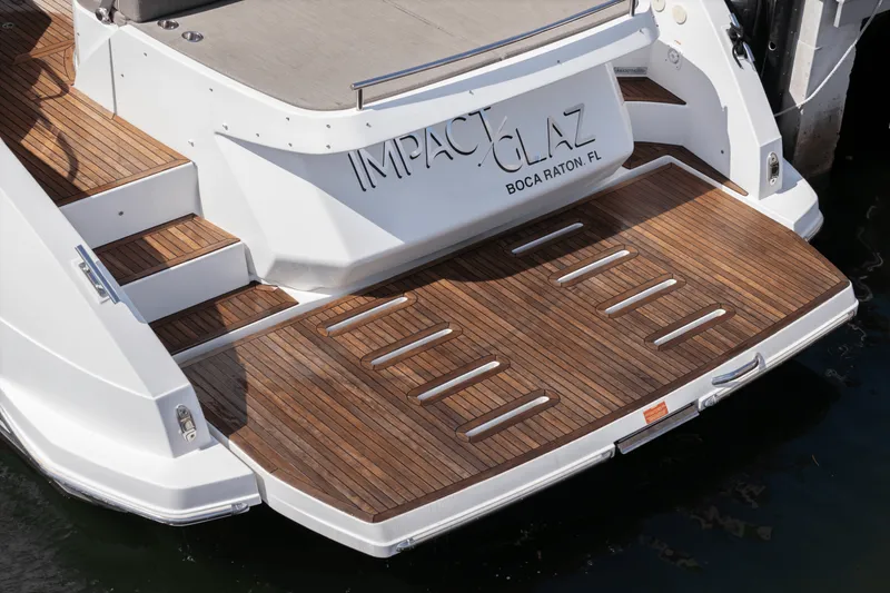 Slide: The Image of Azimut ATLANTIS 43 2019 - 8