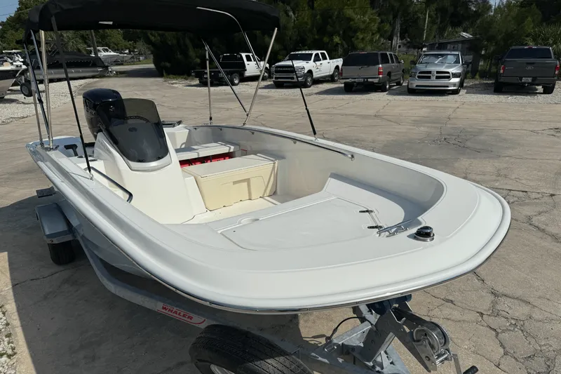 Slide: The Image of Boston Whaler 160 Super Sport 2025 - 10