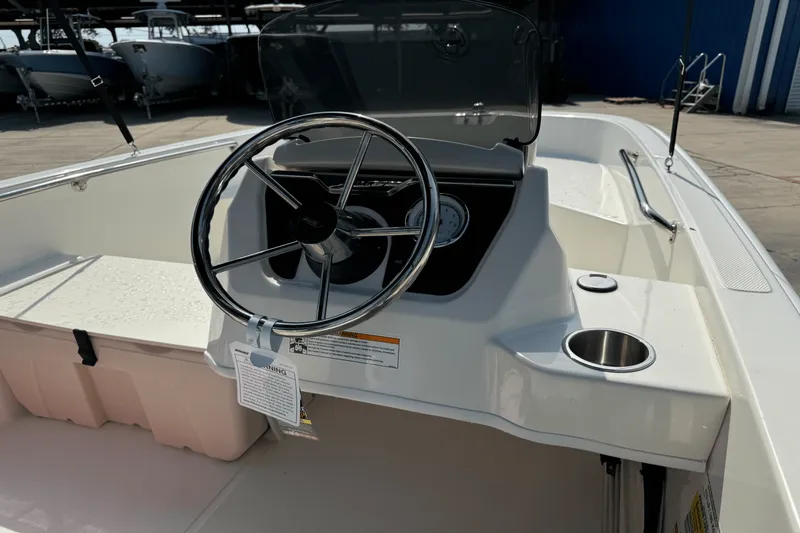 Slide: The Image of Boston Whaler 160 Super Sport 2025 - 8