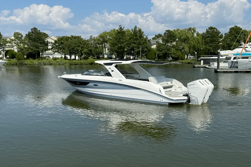 Slide: The Image of Sea Ray SLX 350 Outboard 2025 - 5