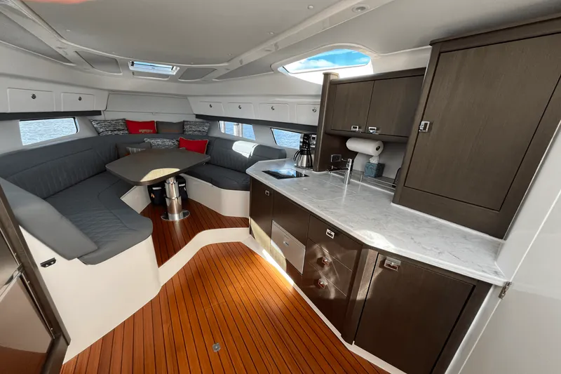 Slide: The Image of Intrepid 438 EVOLUTION 2021 - 11