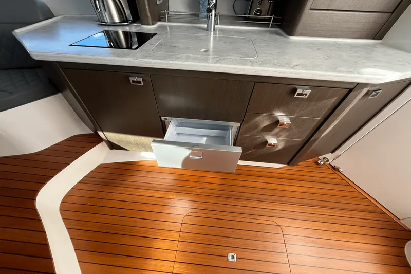 Slide: The Image of Intrepid 438 EVOLUTION 2021 - 14