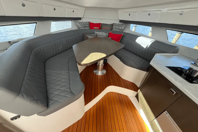 Slide: The Image of Intrepid 438 EVOLUTION 2021 - 15