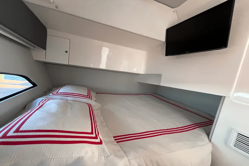 Slide: The Image of Intrepid 438 EVOLUTION 2021 - 24