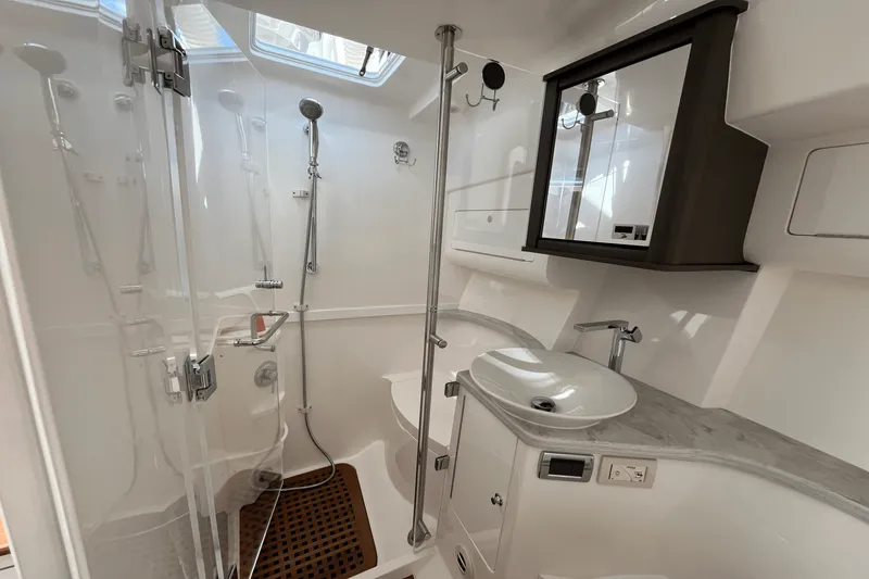 Slide: The Image of Intrepid 438 EVOLUTION 2021 - 28