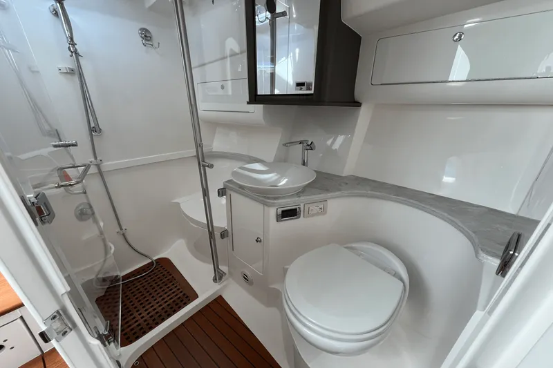 Slide: The Image of Intrepid 438 EVOLUTION 2021 - 29