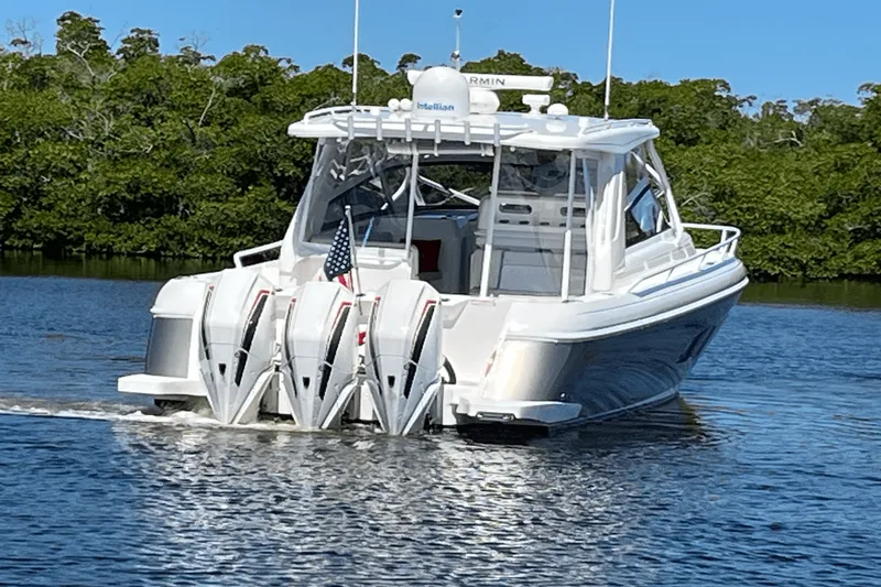 Slide: The Image of Intrepid 438 EVOLUTION 2021 - 3