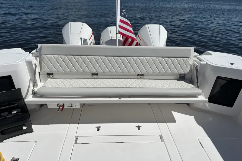 Slide: The Image of Intrepid 438 EVOLUTION 2021 - 33